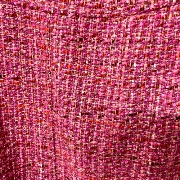 Neiman Marcus Wool tweed rose pink skirt. Fit and flare. Size 10. - Picture 3 of 9